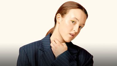 Bella Ramsey es una chica lesbiana en este corto de terror que puedes ver gratis en streaming noticias imagen