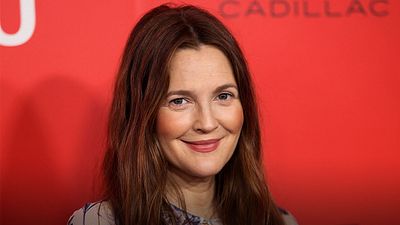 Drew Barrymore escoltada de emergencia tras ser amenazada por un hombre noticias imagen
