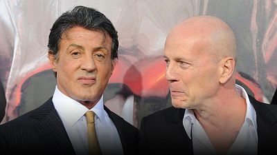 El día que Sylvester Stallone llamó "codicioso" a Bruce Willis, pero terminó pagándole al reemplazo el doble de dinero noticias imagen