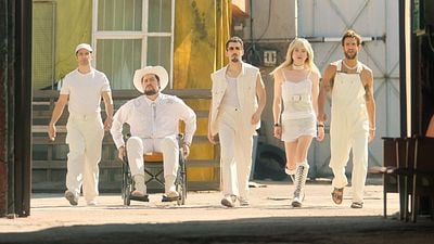 La comedia mexicana sobre una boyband noventera que intenta regresar a la cima (y fracasa) noticias imagen