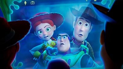 Nueva imagen de ‘Toy Story 5’ confirma que veremos un ejército de Buzz Lightyear: esto sabemos de los caóticos personajes que se suman a la película noticias imagen