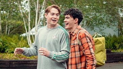 ¡El romance adolescente más grande de Netflix está de regreso! Con 98% de aprobación, la adaptación llega a la temporada 3 en octubre noticias imagen