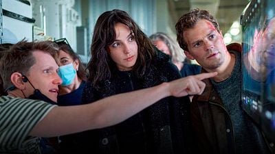 Gal Gadot hace que te olvides de Mujer Maravilla con el primer trailer de 'Agente Stone' noticias imagen