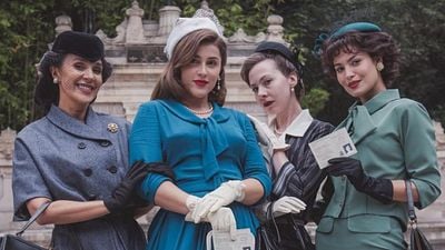 Juguetes para adultos en los 50: la comedia de época sobre una señora de la alta sociedad que vende vibradores noticias imagen