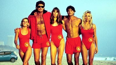 Arrestan a actriz de 'Baywatch' luego de rescatar a 30 perros de un laboratorio que quería experimentar con ellos noticias imagen