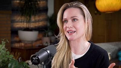 "Siento decepcionar a los fans". Evan Rachel Wood opina que fue sustituida en 'Hechizo de amor 2' en contra de su voluntad noticias imagen