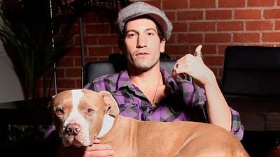 No es tan rudo como en Netflix: el tierno motivo por el que Jon Bernthal llena su casa con pitbulls rescatados noticias imagen