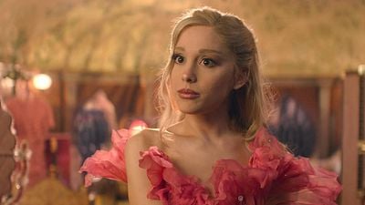 Corren a influencer mexicana de premier de 'Wicked' por hacer esto con sus pies noticias imagen