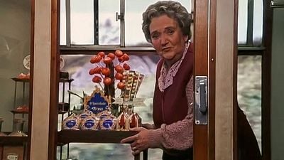 Aparece poco tiempo en ‘Harry Potter’ pero hay una oscura realidad detrás: la señora del carrito de dulces no es quien tu crees noticias imagen