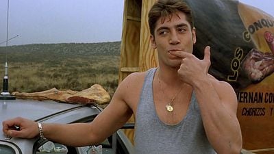 Javier Bardem: "Nos besamos, y seguimos, y seguimos, y cuando quisimos darnos cuenta el equipo se había ido" noticias imagen
