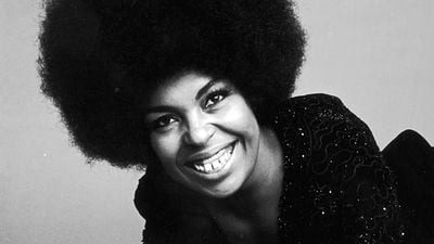 Muere Roberta Flack, actriz y cantante, a los 88 años noticias imagen