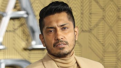 Tenoch Huerta reaparece en alfombra roja tras ser acusado de agresión sexual noticias imagen