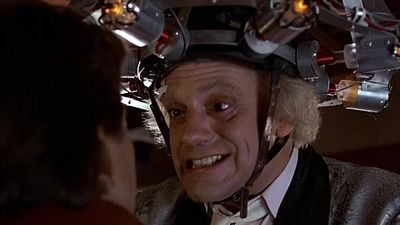 La razón por la cual la máquina del tiempo en 'Volver al Futuro' iba a ser una heladera en el libreto original noticias imagen