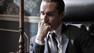 'Sr. Ávila': Los fantasmas acosan al profesional de la muerte en este primer trailer noticias imagen