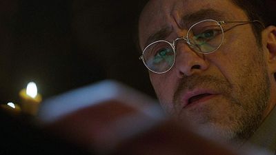 'La Monja': Demián Bichir en el trailer más aterrador  noticias imagen