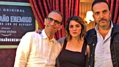 Irene Azuela, Hernán del Riego y Antonio de la Vega nos cuentan quién es 'Un extraño enemigo' noticias imagen