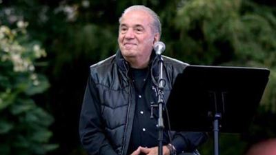 Muere el cantautor y actor mexicano Óscar Chávez