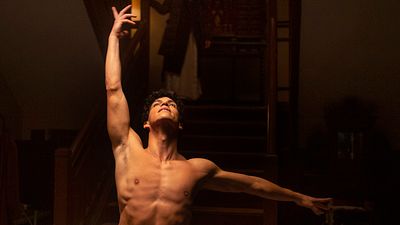 'Alguien tiene que morir': ¿Quién es Isaac Hernández, el actor detrás de Lázaro en la serie de Netflix? noticias imagen