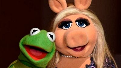 Piden cancelar a la cerdita Peggy por violencia contra la rana René en 'Los Muppets' noticias imagen