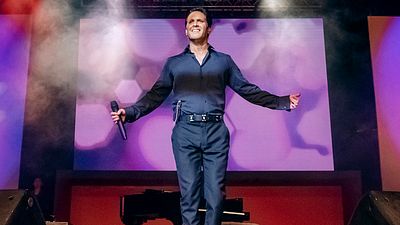 'Luis Miguel: La serie': La enfermedad del oído en la vida real del cantante noticias imagen