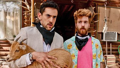 'Medios hermanos': Luis Gerardo Méndez y la exigencia física de la comedia noticias imagen