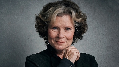 'The Crown': Netflix revela primera imagen de Imelda Staunton como la Reina Isabel II en la temporada 5 noticias imagen