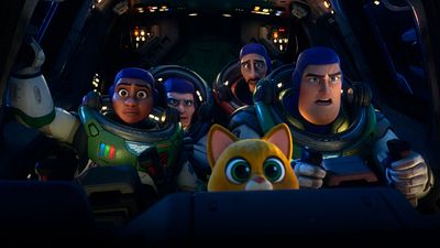 'Lightyear': La homofobia se combate con lluvia de memes  noticias imagen