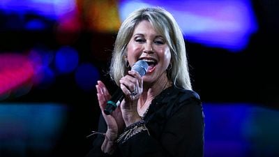 Esto cuestan los discos de Olivia Newton-John en el mercado de Mixcoac  noticias imagen