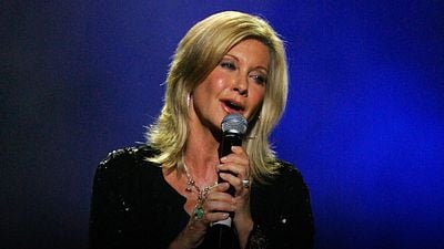 Olivia Newton-John cantó en un programa mexicano y seguro no lo recuerdas