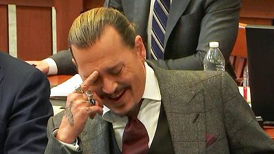 Johnny Depp se burla de su cancelación en los MTV Video Music Awards 2022 noticias imagen