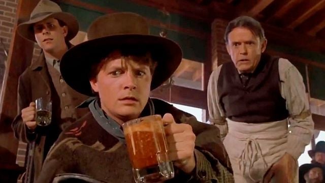 ‘Volver al futuro’ reunió a Matt Clark y Michael J. Fox por última vez antes de su muerte en este sorpresivo encuentro frente a fans noticias imagen