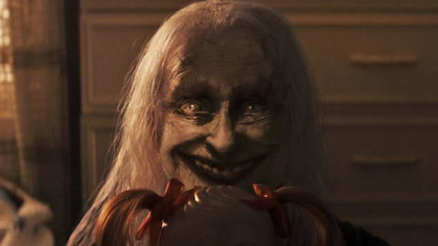 Actriz de 'El Conjuro 4' comparte impactantes imágenes de los moretones en forma de cruz que le aparecieron en el cuerpo durante el rodaje noticias imagen