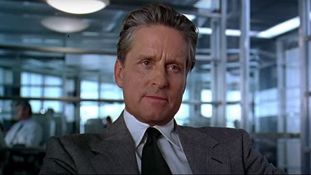 Si quieres dudar de tu propia realidad, revisa este clásico de los 90, para experimentar la paranoia absoluta junto a un desesperado Michael Douglas noticias imagen