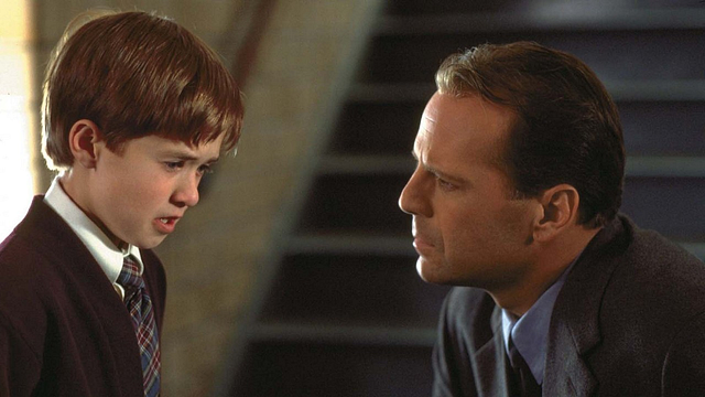 La amistad entre Bruce Willis y Haley Joel Osment fue más allá de 'El sexto sentido': "Llegué a casa de la escuela y recibí un mensaje suyo saludándome"