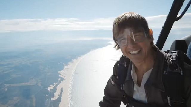 Tom Cruise agradece apoyo a 'Top Gun: Maverick' arrojándose de un avión noticias imagen