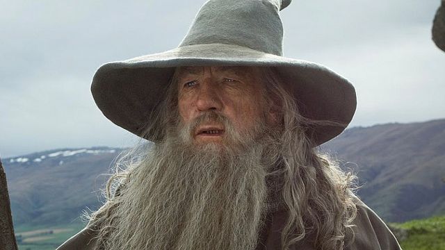 Ian McKellen, actor de Gandalf y Magneto, fue hospitalizado de emergencia a los 85 años noticias imagen