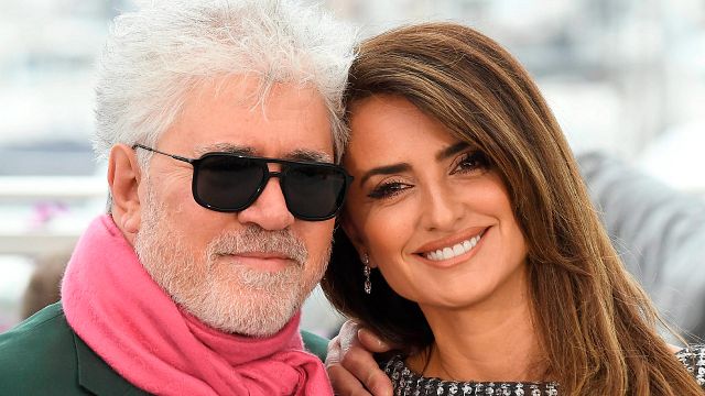 Penélope Cruz, sobre su relación con Pedro Almodóvar: “Fui sola al cine y mentí, dije que tenía 17 y me dejaron entrar” noticias imagen