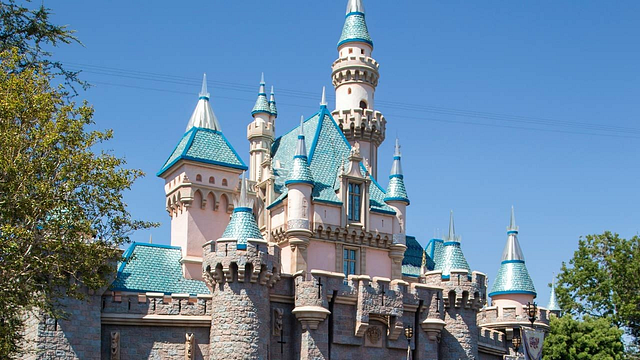 ¡Vivieron en Disneyland durante 16 años! ¡Y ni un solo visitante del parque se dio cuenta! noticias imagen