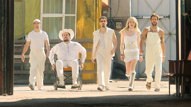 La comedia mexicana sobre una boyband noventera que intenta regresar a la cima (y fracasa) noticias imagen