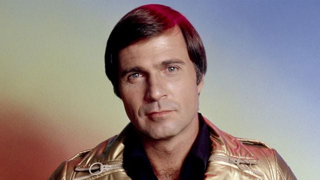 Muere Gil Gerard, a los 82 años: fue estrella de la televisión y apareció con Ryan Gosling en ‘Dos tipos peligrosos’ noticias imagen