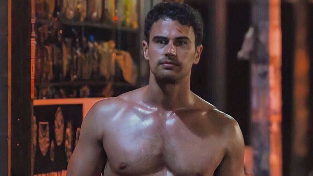 'The White Lotus': Theo James reveló si realmente tiene el pene tan grande noticias imagen