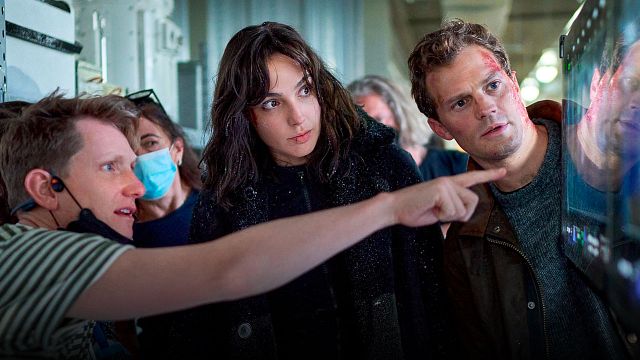 Gal Gadot hace que te olvides de Mujer Maravilla con el primer trailer de 'Agente Stone' noticias imagen