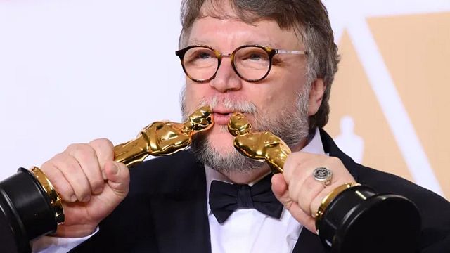 "Ustedes están en la edad de la desesperación": La lección de Guillermo del Toro que cambió la vida de miles de jóvenes noticias imagen