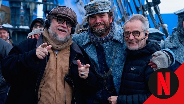 12 imágenes detrás de cámaras de Guillermo del Toro pasándosela increíble en los sets de 'Frankenstein' de Netflix noticias imagen