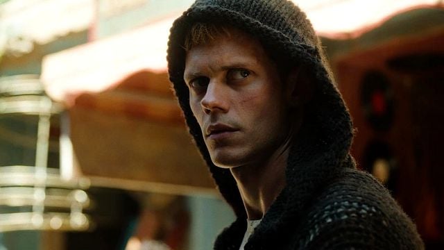 Esta es la película de acción al estilo ‘John Wick’ con Bill Skarsgard que debes ver en cines noticias imagen