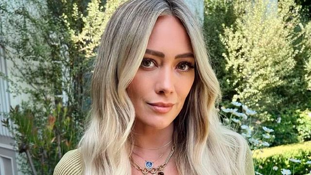 ¿Por qué Hilary Duff decidió recibir a su tercera hija en una tina llena de agua? noticias imagen