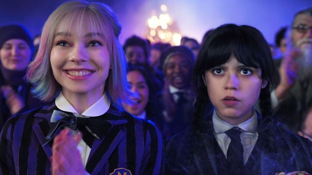 Qué es un aviante y por qué ataca a Merlina y Enid con cuervos en la Academia Nervermore noticias imagen