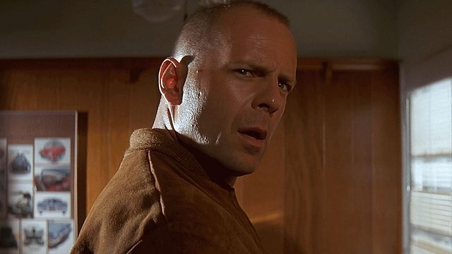 “No íbamos a contratar a Bruce Willis”: esta es la razón por la cual Tarantino confesó que el actor casi queda fuera de ‘Pulp Fiction’ noticias imagen