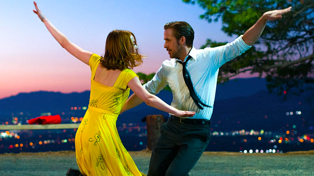 Estos novios aprovecharon el tráfico para recrear escena de 'La La Land' (bailan mejor que Ryan Gosling y Emma Stone) noticias imagen