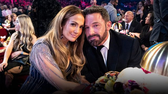 Ben Affleck se aburrió en los Grammy 2023 y Jennifer Lopez lo regañó noticias imagen